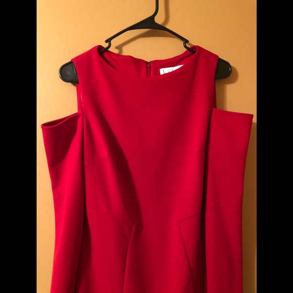 Cold shoulder dress - Picture 3 of 7